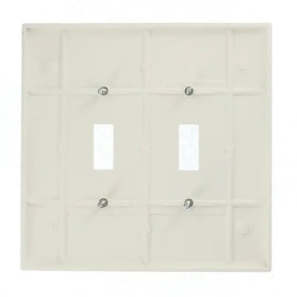 Leviton Jumbo Wall Outlet Plate Cover - Picture 2 of 10
